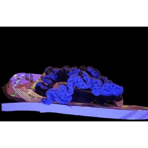 Crocheted RUFFLE Tootsie Roll PURPLE Flip Flops THONGS  NEW handmade - Picture 4 of 4